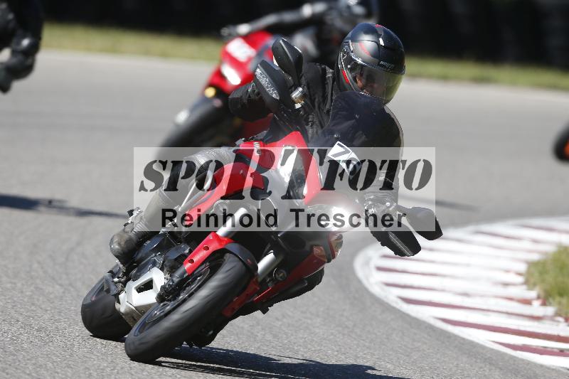 /Archiv-2025/48 25.08.2025 Cornu Master School ADR/gruen-vert/76